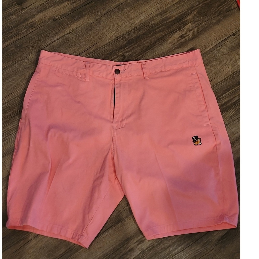 AKOO No Rivals Mens Chino Shorts Salmon Pink Fox Mascot Size 40‎